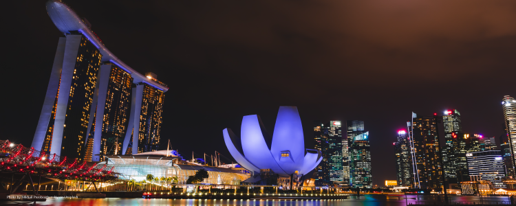 stunning view of Marina Bay Sands Hotel and ArtScience Museum at night