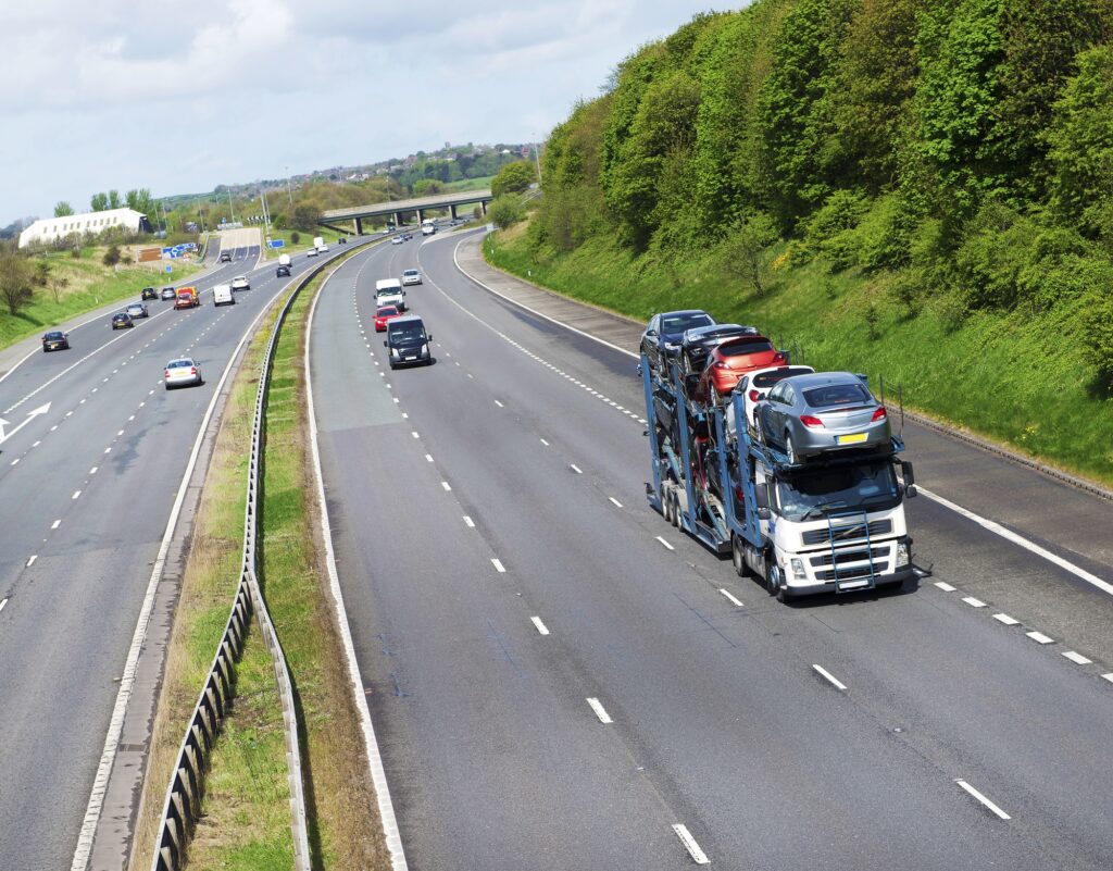 Moving interstate? Compare DIY vs. professional interstate removals in Australia
