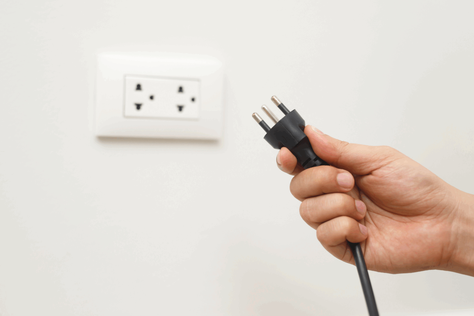 Voltage and Plug Types for International Moves